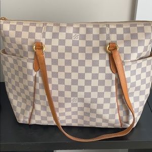 *Authentic* Louis Vuitton Totally Damier MM Tote